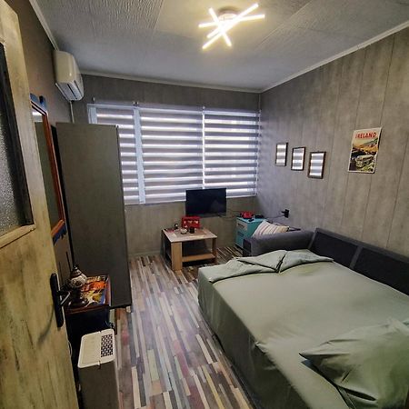 Studio Flat In The Center Of Velikotarnovo,Garibaldi Apartment Велико Търново Екстериор снимка